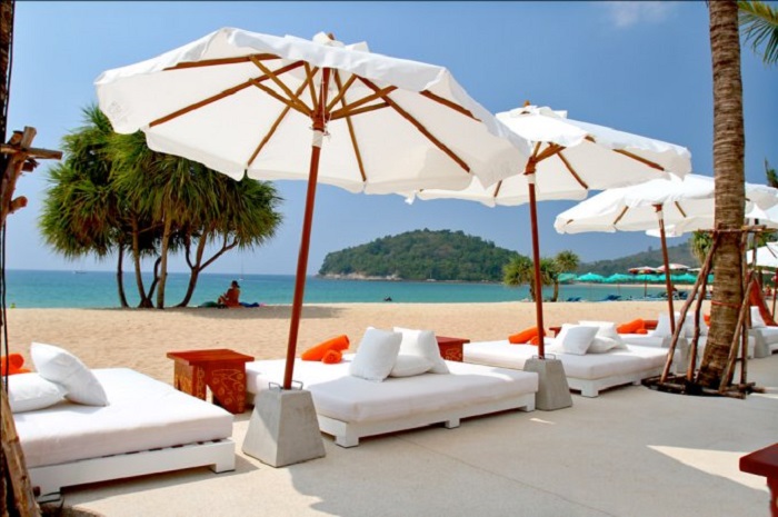 Các câu lạc bộ bãi biển là nơi để bạn tận hưởng cuộc sống xa hoa ở Phuket