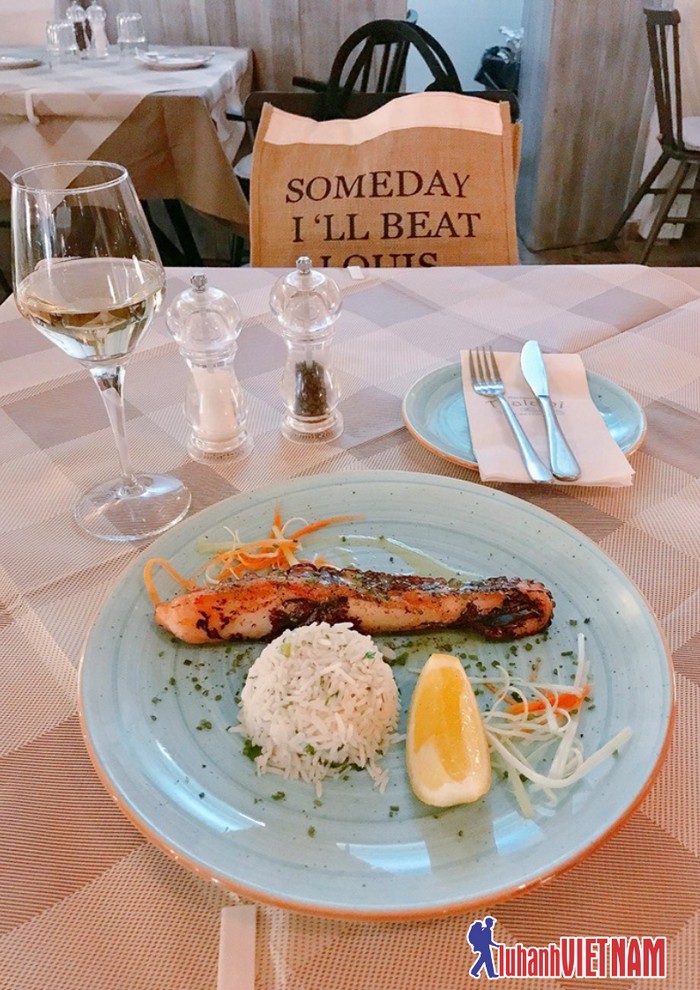 kinh-nghiem-du-lich-santorini-cua-chang-trai-viet-29