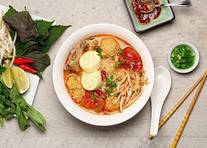 Top món mì châu Á ngon nhất gọi tên bún riêu và cao lầu Việt Nam
