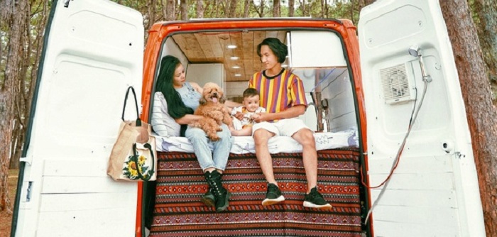 Đôi vợ chồng trẻ cải tạo ô tô cũ thành xe du lịch đi khắp Việt Nam