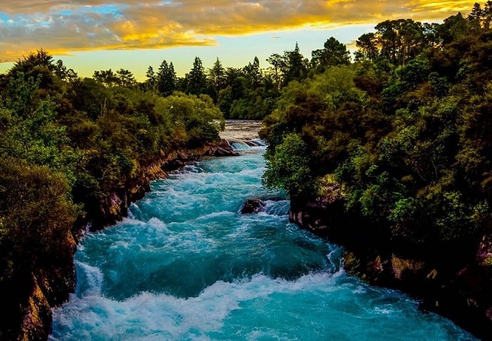 Ngẩn ngơ trước vẻ đẹp của hồ Taupo New Zealand