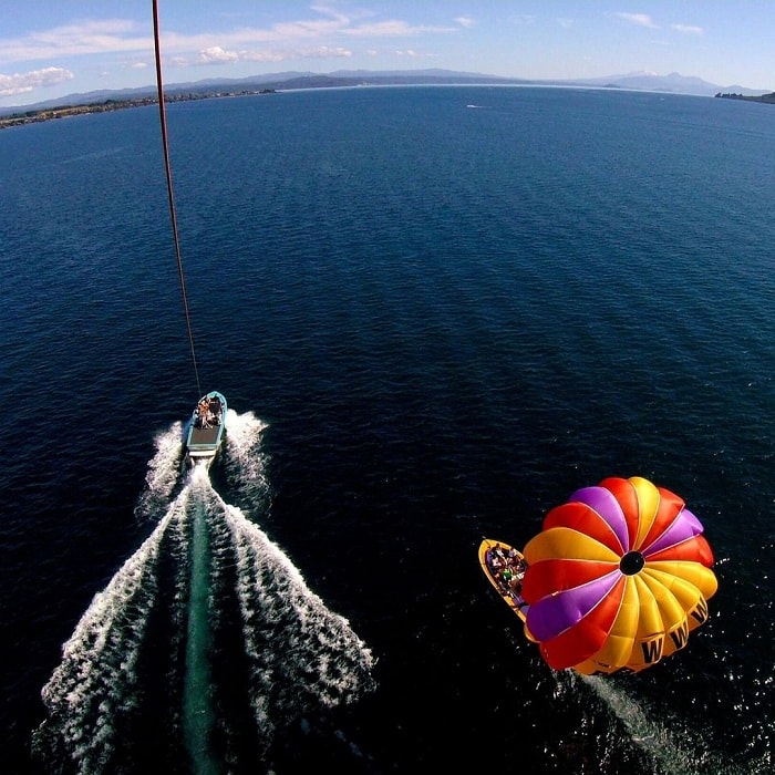 Ngẩn ngơ trước vẻ đẹp của hồ Taupo New Zealand