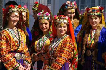 Khám phá những lễ hội ở Bulgaria thấy cả bầu trời văn hóa của bán đảo Balkan huyền thoại 
