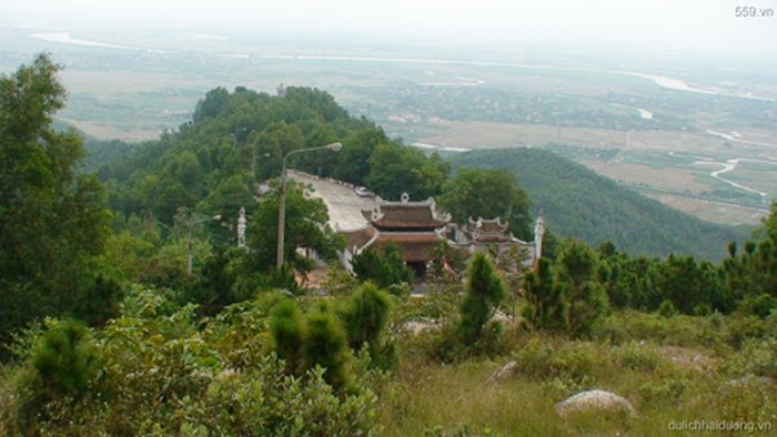 khung cảnh đền Cao An Phụ