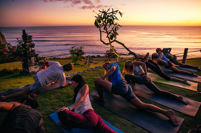 Yoga ở Uluwatu Surf Villas - Khu nghỉ dưỡng thể thao ở Bali