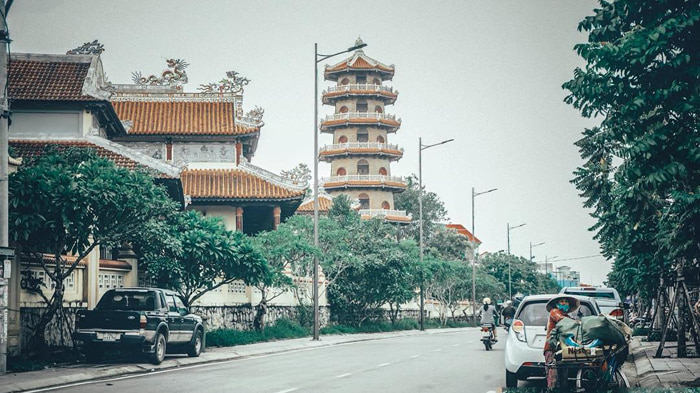 Visit Hue Tu Dam Pagoda - located at 1 Su Lieu Quan Street