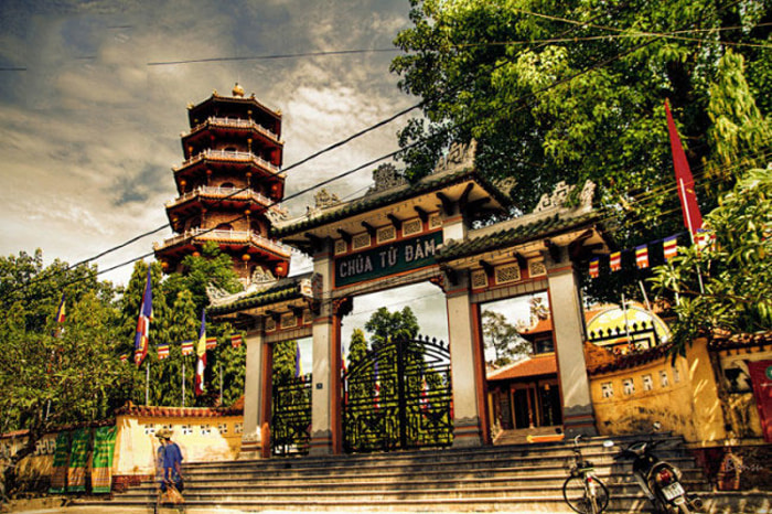 Visit Hue Tu Dam Pagoda - Buddhist Symbol