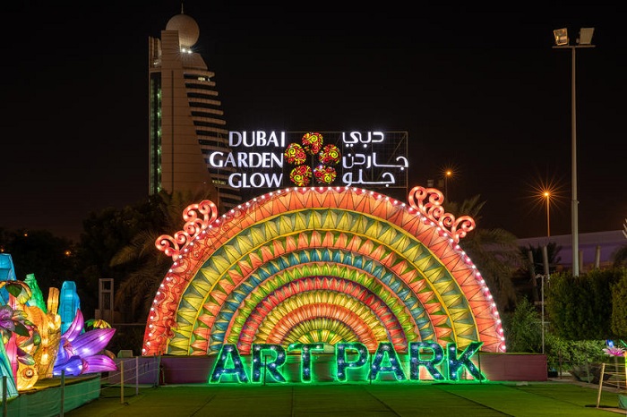 Vào ngày 23 tháng 12 năm 2015, Dubai Garden Glow đã mở cửa cho mọi người - Dubai Garden Glow