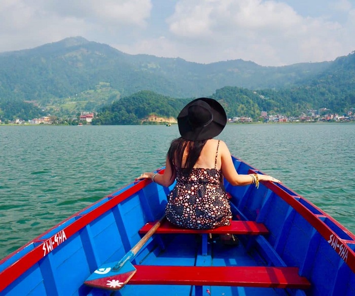 Chèo thuyền trên hồ là một trải nghiệm phải thử - Hướng dẫn du lịch Pokhara