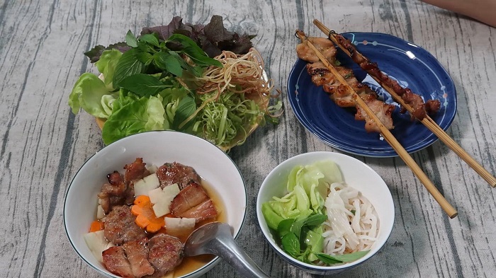 delicious vermicelli in Hanoi - bun cha