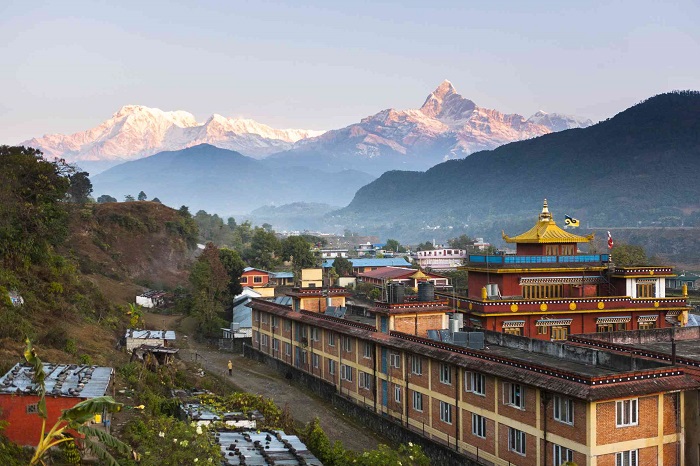 Thành phố với phong cảnh dãy Himalaya làm nền - Hướng dẫn du lịch Pokhara