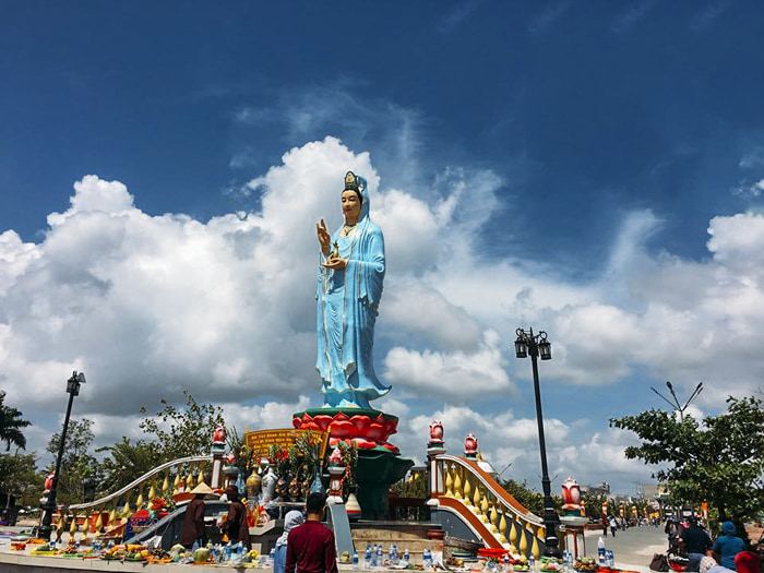 Visiting Quan Am Pagoda Nam Hai Bac Lieu - Statue of Nam Hai Mother 