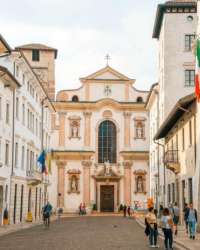 Trento có vô số công trình kiến ​​trúc lịch sử tuyệt đẹp trải nghiệm du lịch Trento