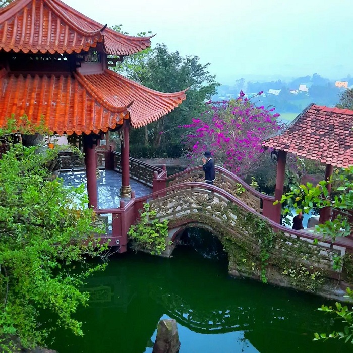 Chùa Hang An Giang là chùa Hang ở Việt Nam nổi tiếng