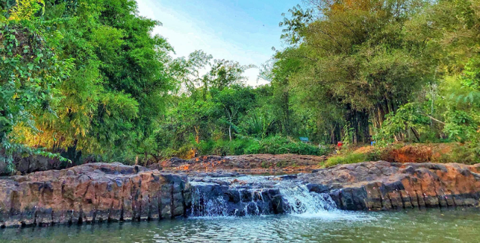 chùa Sóc Lớn Bình Phước - công viên Thác Rùa