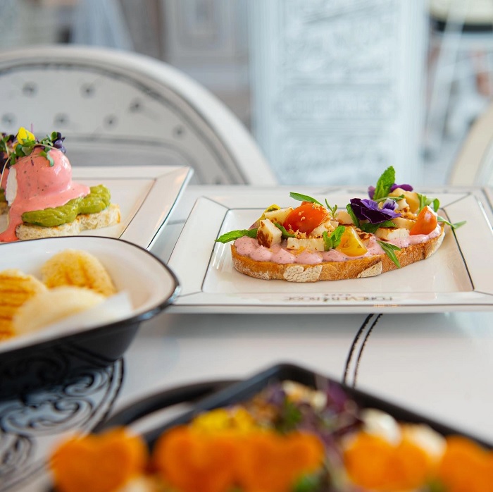 Món ăn độc đáo và đẹp mắt trong quán cà phê - Forever Rose Cafe Dubai