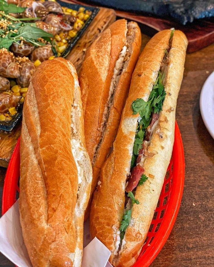 Bánh mì que Đồng Tiến - Tiệm bánh mì que ngon ở Đà Nẵng nổi tiếng nhất 