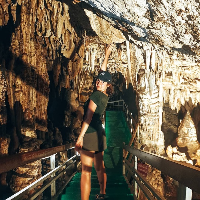Lung Khuy is a beautiful cave in the northern mountainous region