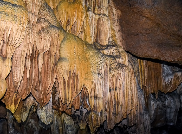 Experience exploring Na La cave