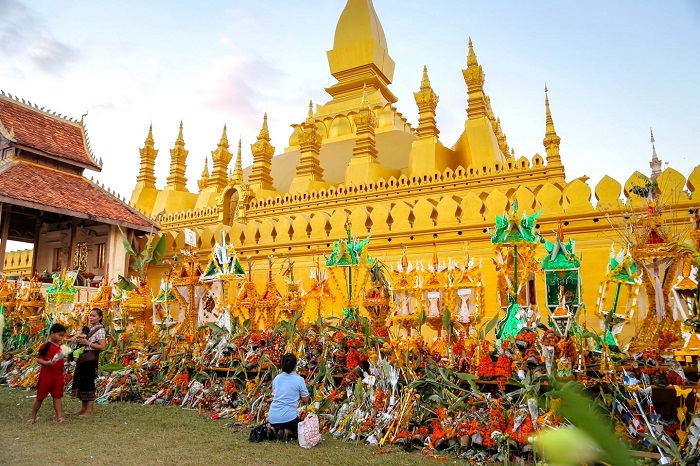 Lễ hội tại tháp Pha That Luang Lào