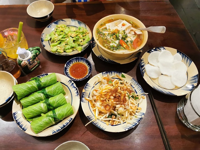 Good night eateries in Binh Duong - Cuc Gach Quan