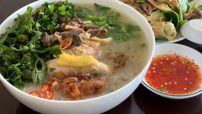 Những quán ăn sáng ngon ở Côn Đảo - Quán cháo gà Sơn Trang