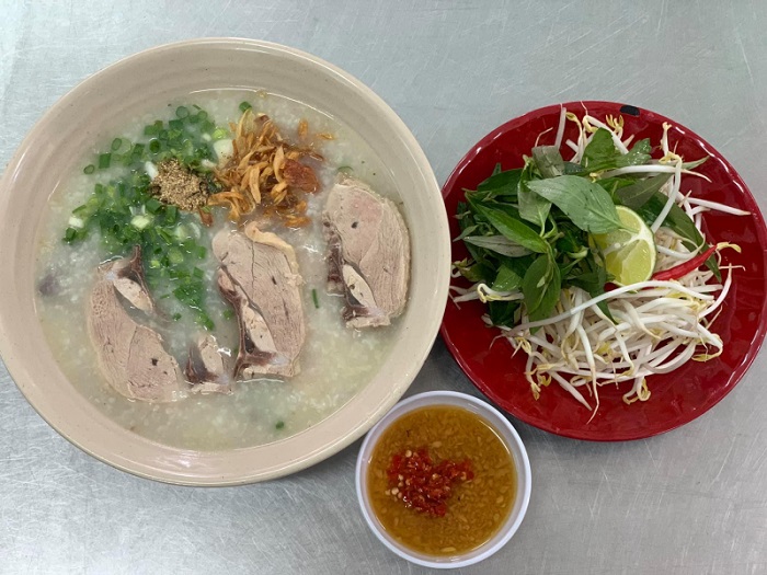 Delicious breakfast restaurants in Con Dao - Kieu Tam Duck Porridge Restaurant