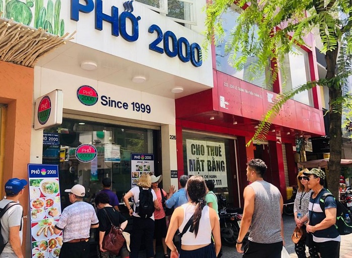 Delicious pho restaurants in Saigon - pho 2000