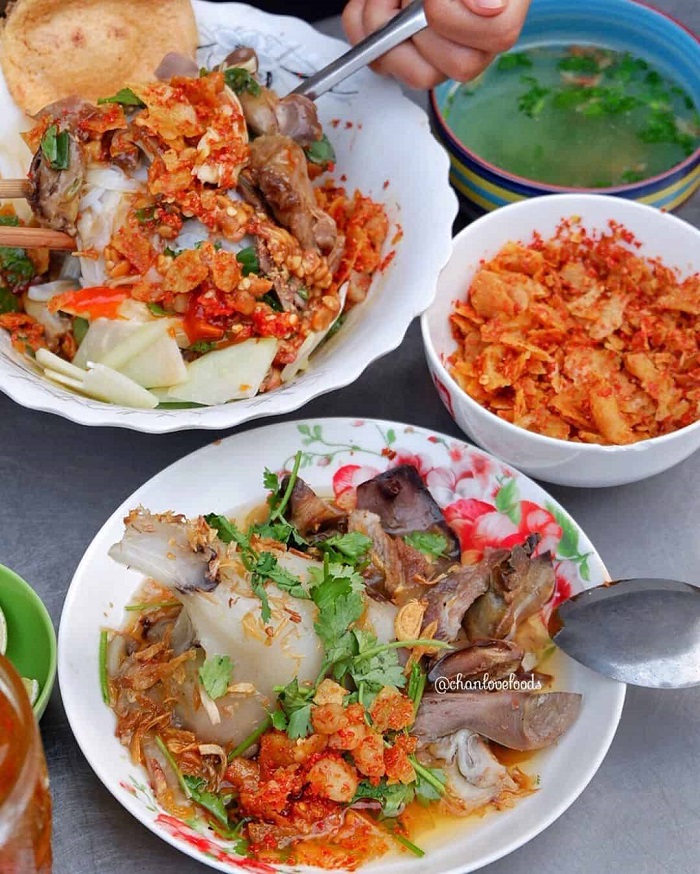 Delicious pho restaurants in Saigon - sour pho