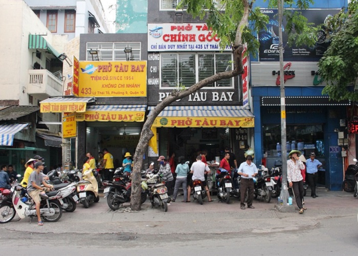 Delicious pho restaurants in Saigon - Pho Tau Bay
