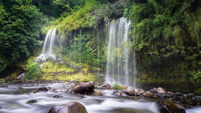 Vẻ đẹp ấn tượng ở thác Mơ Quảng Bình 