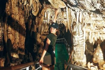 Những hang động đẹp ở miền núi phía Bắc có hệ thống thạch nhũ lung linh như cổ tích 