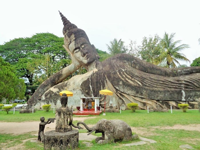 Những bức tượng nổi bật ở vườn tượng Phật Buddha Park