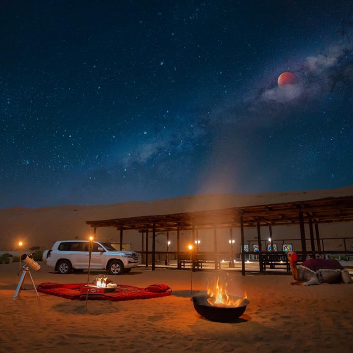 Tiệc nướng dưới bầu trời đầy sao - khu nghỉ dưỡng Qasr Al Sarab