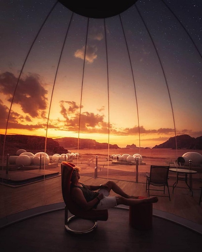 Bên trong một nhà nghỉ ở sa mạc Jordan.  - kinh nghiệm du lịch Jordan