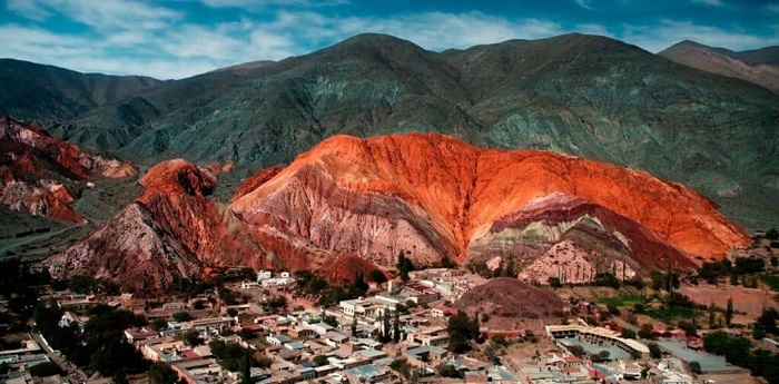 Núi Bảy Màu là điểm tham quan ở hẻm núi Humahuaca Argentina