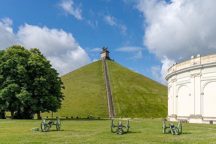 Lion's Mound là điểm tham quan ở thị trấn Waterloo Bỉ