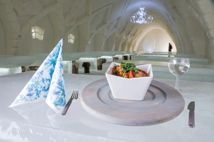 Thưởng thức ẩm thực là trải nghiệm tuyệt vời ở lâu đài tuyết Kemi Phần Lan