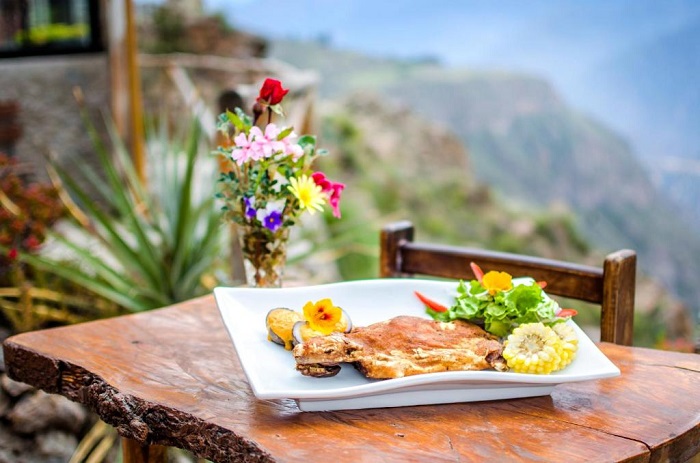 Thưởng thức ẩm thực địa phương là hoạt động không thể bỏ qua ở hẻm núi Colca là hoạt động không thể bỏ qua ở hẻm núi Colca