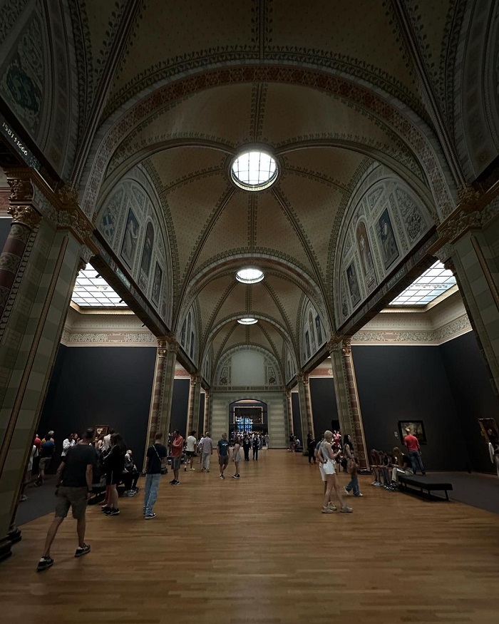 Rijksmuseum là bảo tàng đẹp ở Hà Lan, trưng bày nhiều tác phẩm danh giá