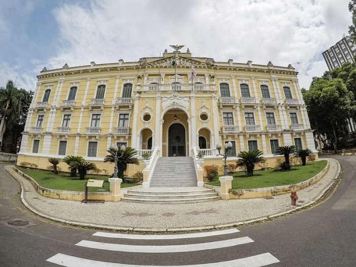 Bảo tàng Victoria là địa danh du lịch nổi tiếng nhất thành phố Vitoria Brazil 