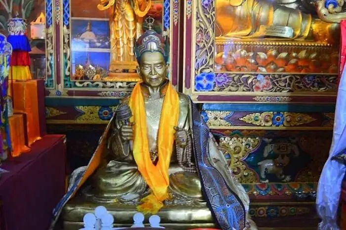 Tượng Guru Padmasambhava ở tu viện Chimi Lhakhang Bhutan