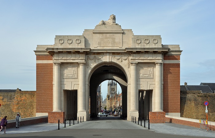 Cổng Menin là điểm tham quan ở thị trấn Ypres Bỉ 