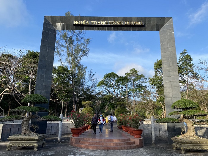 How many days should Con Dao travel?  - Hang Duong Cemetery