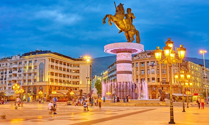 Skopje , thủ đô của Bắc Macedonia, nơi giao thoa giữa lịch sử và hiện đại. - du lịch Bắc Macedonia