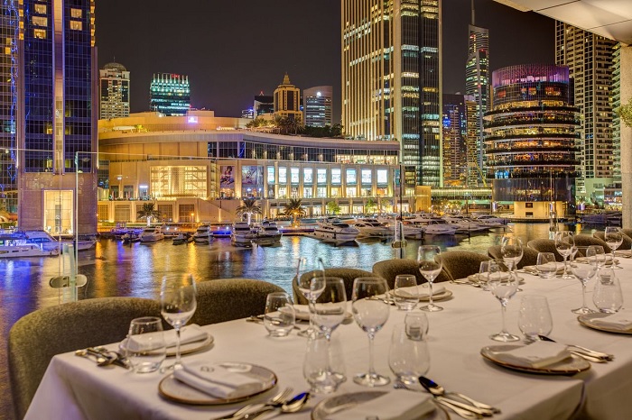 Ăn tối ở Dubai Marina - Trải nghiệm food tour Dubai