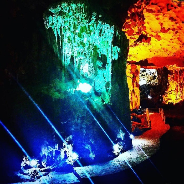 hang động ở Hạ Long - hang Sửng Sốt