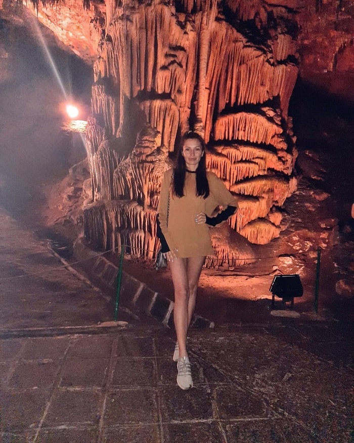 Check in ở hang động Saeva Dupka Bulgaria 