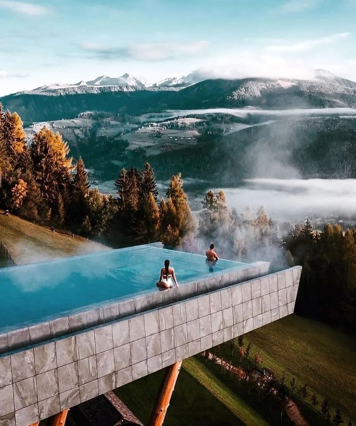 Alpin Panorama Hotel Hubertus là khách sạn có hồ bơi vô cực châu Âu rất nổi tiếng
