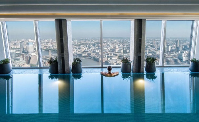 Khách sạn Shangri-La sở hữu hồ bơi vô cực châu Âu có view nhìn ra thành phố Luân Đôn